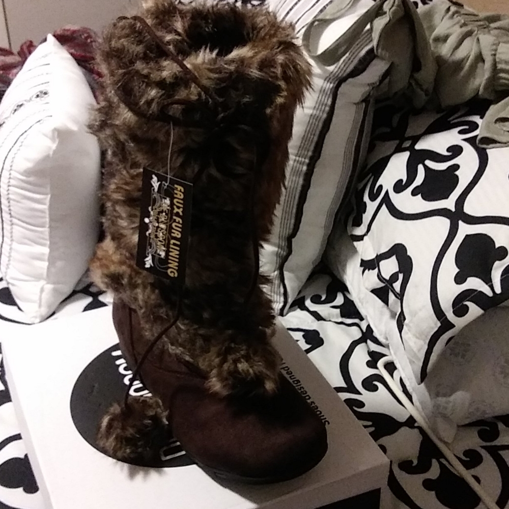 Boots - Picture 2 of 3